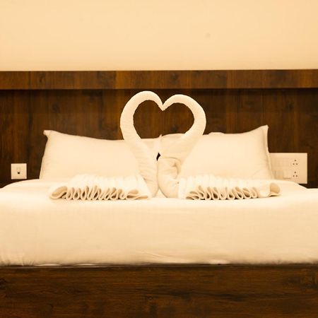 Hotel The King'S Meadows Golhalli Esterno foto