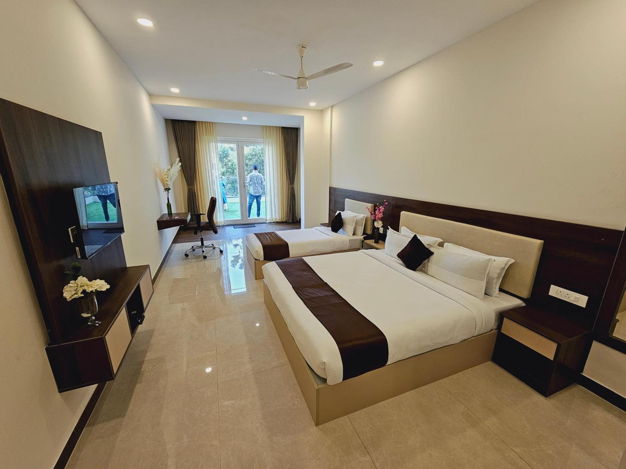 Hotel The King'S Meadows Golhalli Esterno foto