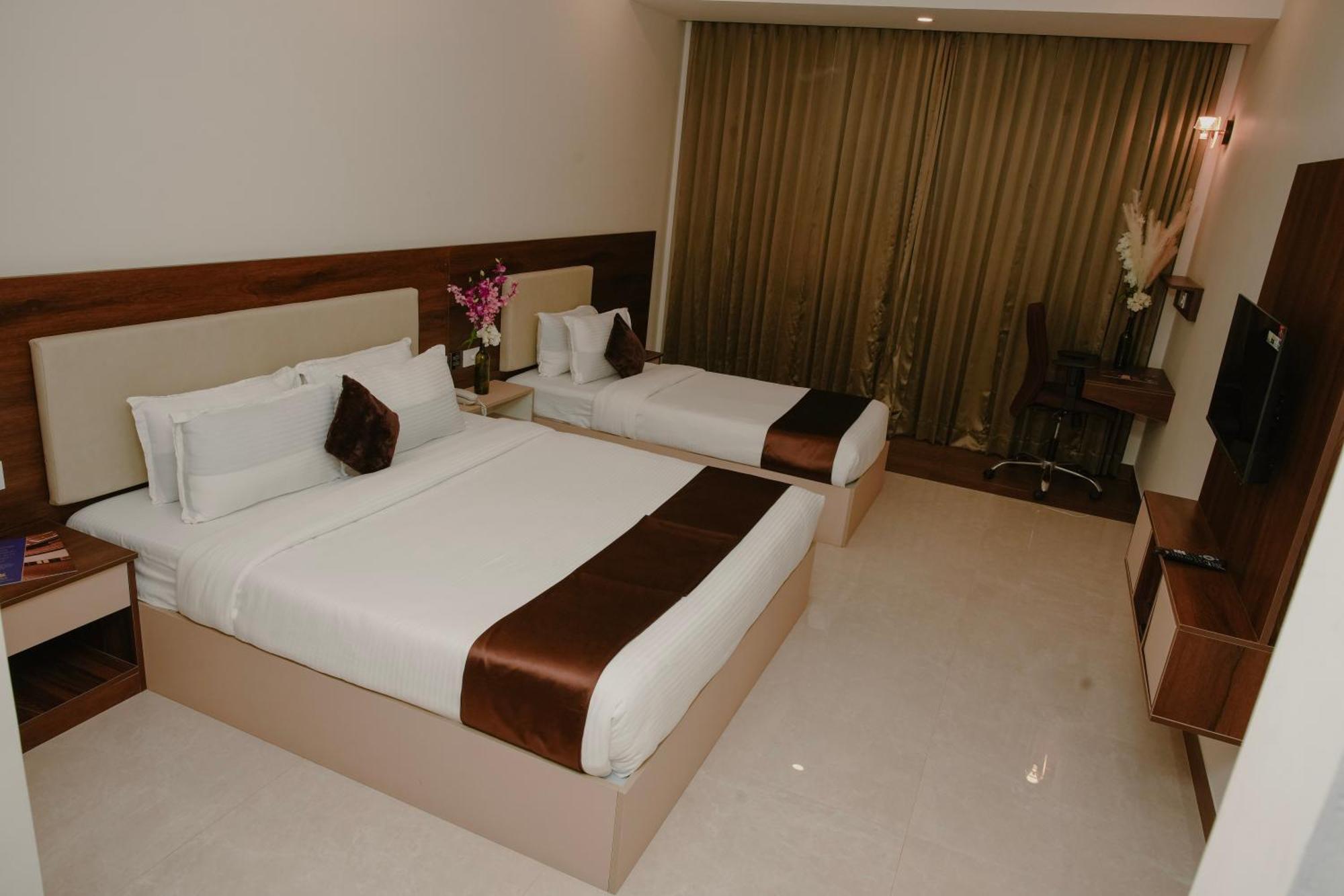 Hotel The King'S Meadows Golhalli Esterno foto