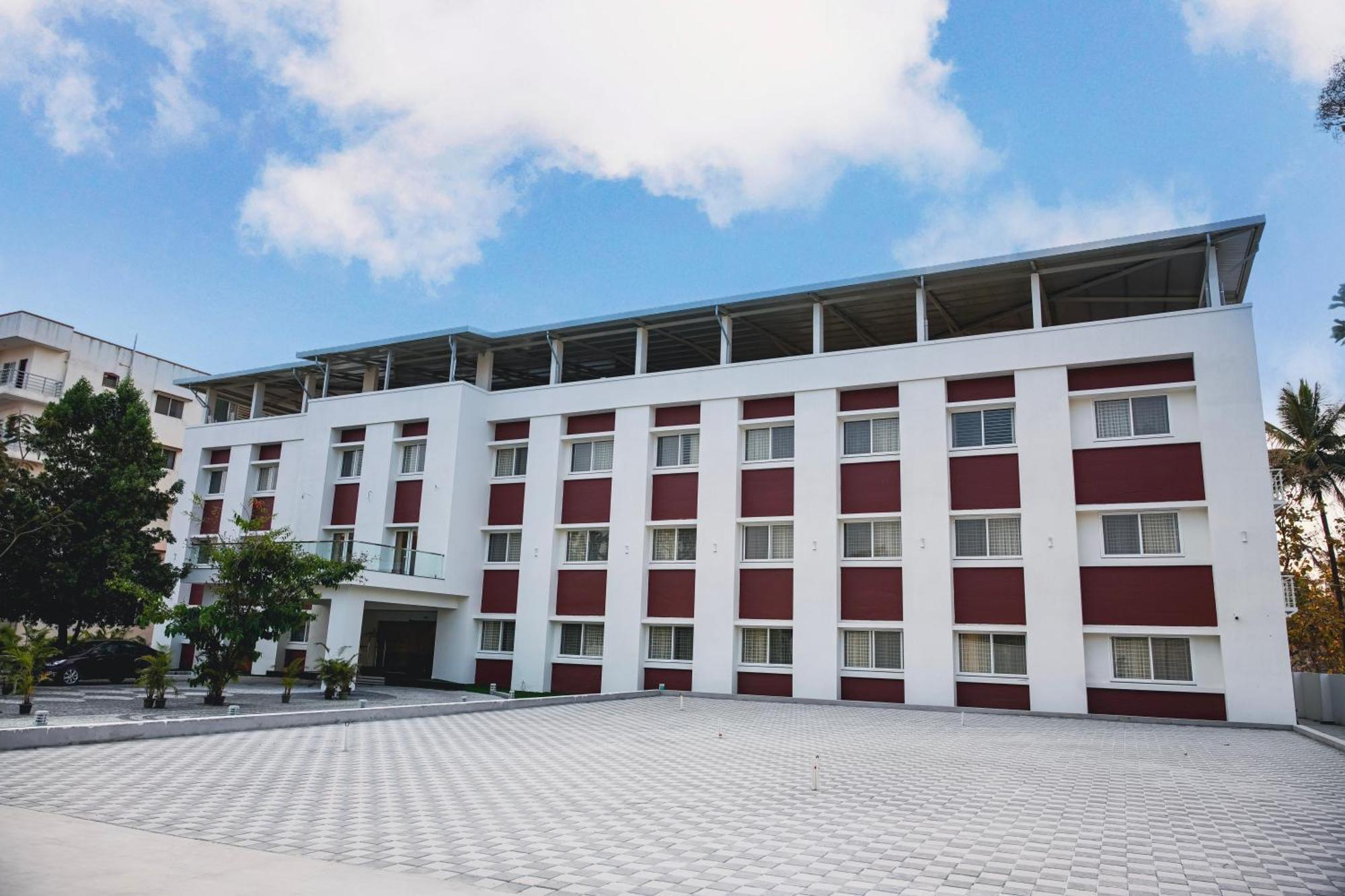 Hotel The King'S Meadows Golhalli Esterno foto