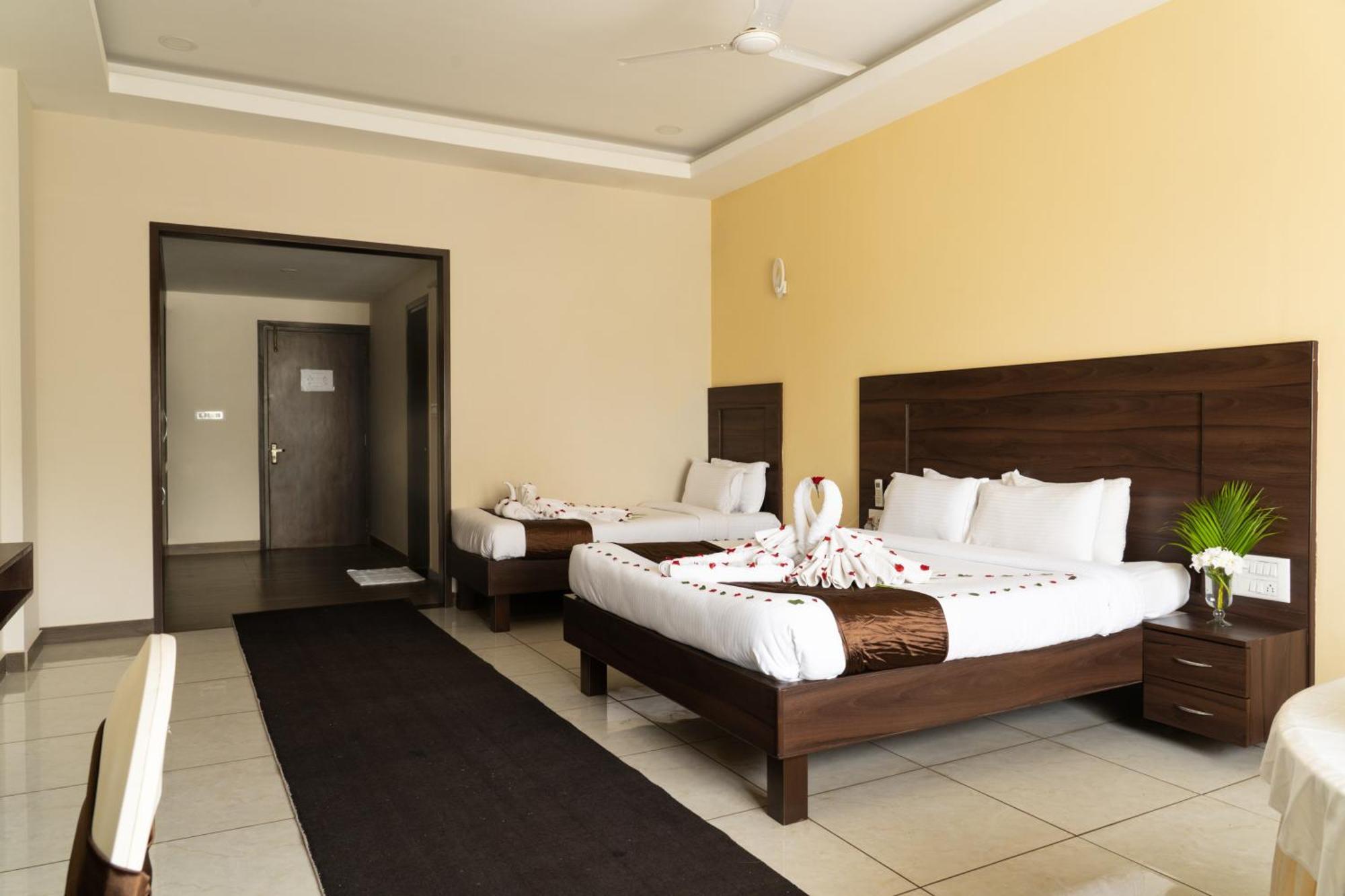 Hotel The King'S Meadows Golhalli Esterno foto