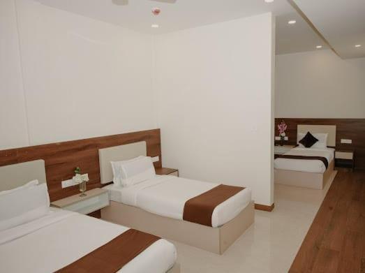 Hotel The King'S Meadows Golhalli Esterno foto
