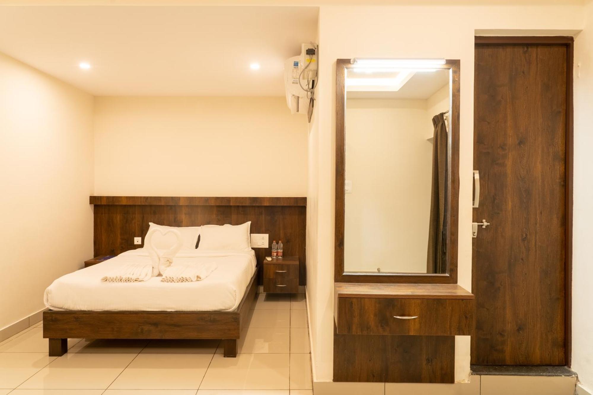 Hotel The King'S Meadows Golhalli Esterno foto
