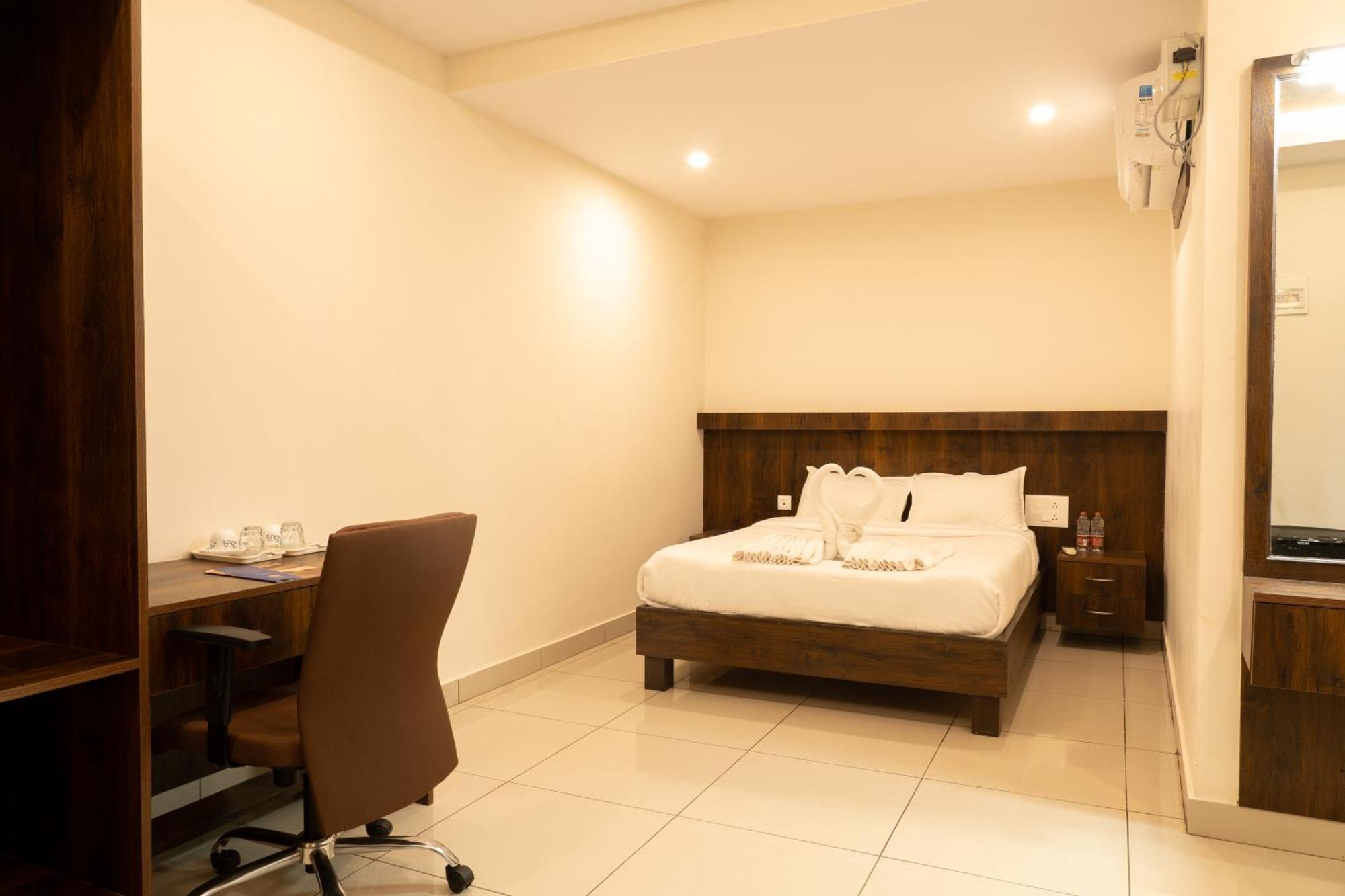 Hotel The King'S Meadows Golhalli Esterno foto