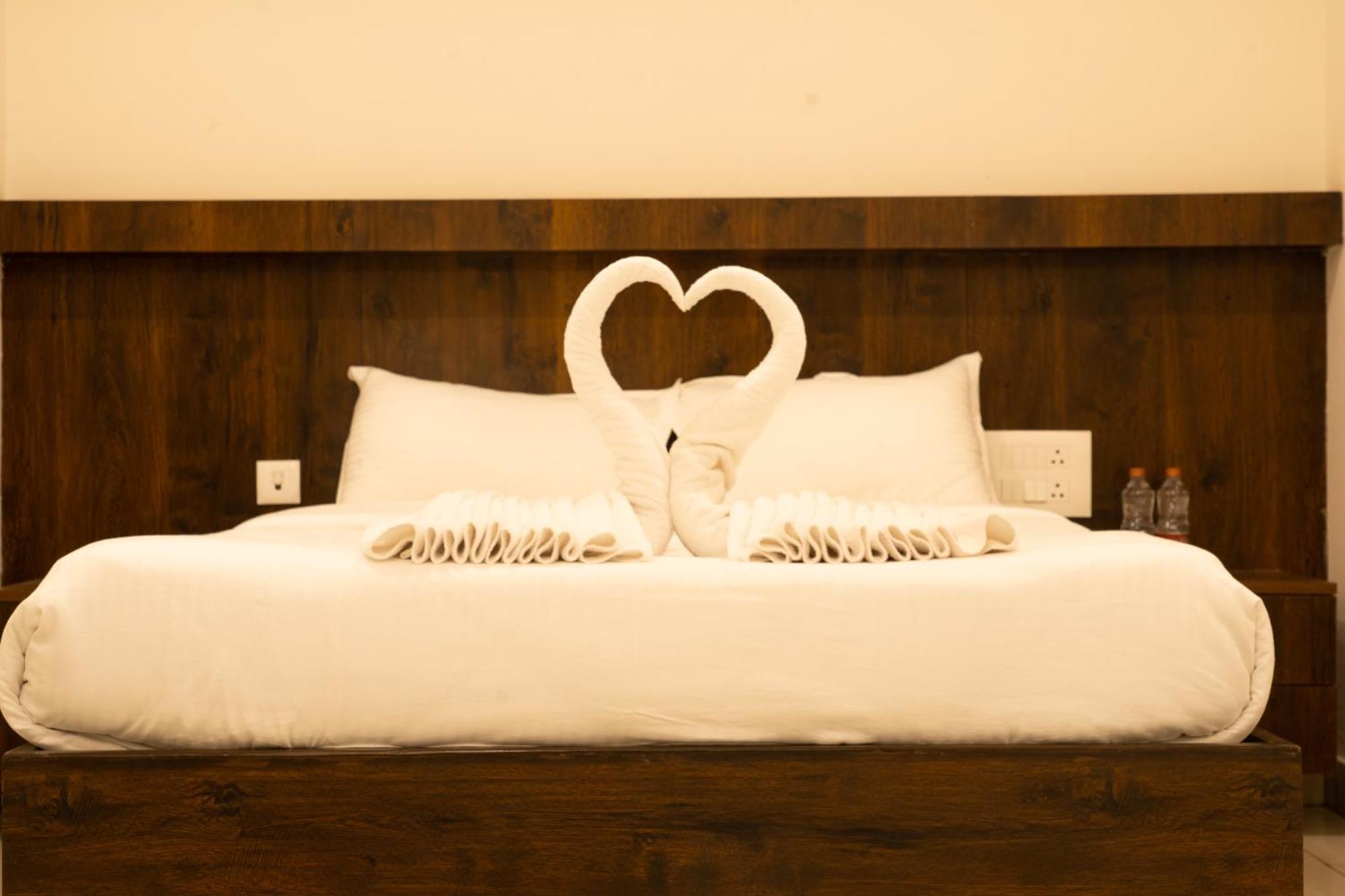 Hotel The King'S Meadows Golhalli Esterno foto